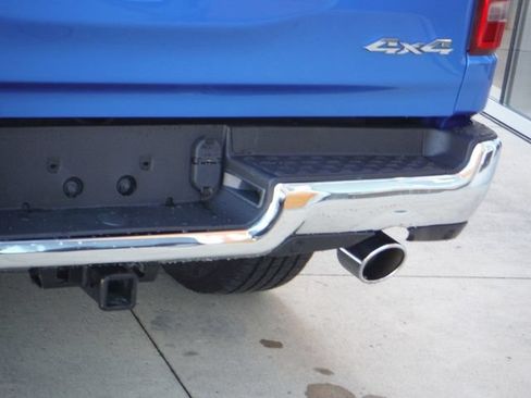 Used 2023 RAM 1500 Big Horn AWD/4WD image 16