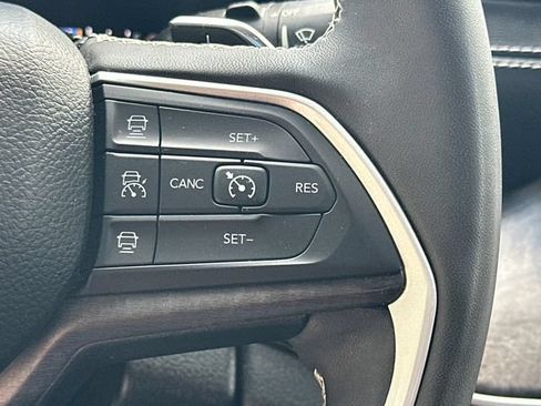 Used 2023 Jeep Grand Cherokee L Limited w/ Trailer Tow Group (B) AWD/4WD image 34