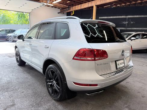 Used 2013 Volkswagen Touareg Executive AWD/4WD image 6