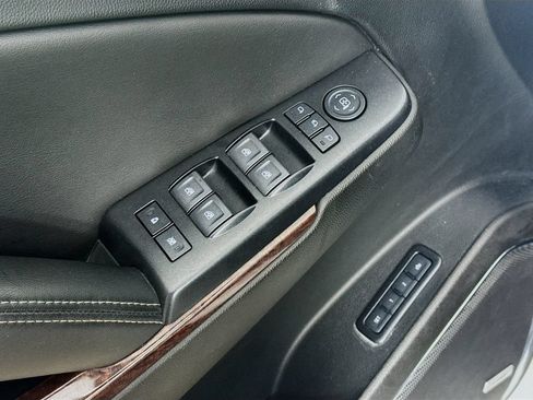 Used 2020 GMC Yukon XL SLT AWD/4WD image 18