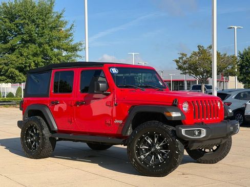 Used 2018 Jeep Wrangler Unlimited Sport S AWD/4WD image 1