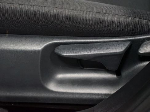 Used 2025 Toyota Corolla LE FWD image 30