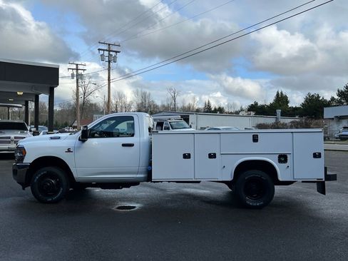New 2024 RAM 3500 Tradesman image 7
