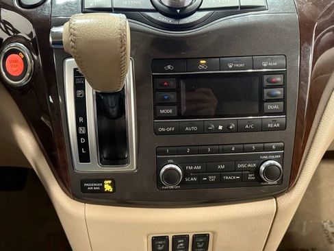 Used 2015 Nissan Quest SL image 28