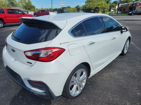 Used 2017 Chevrolet Cruze Premier FWD image 3