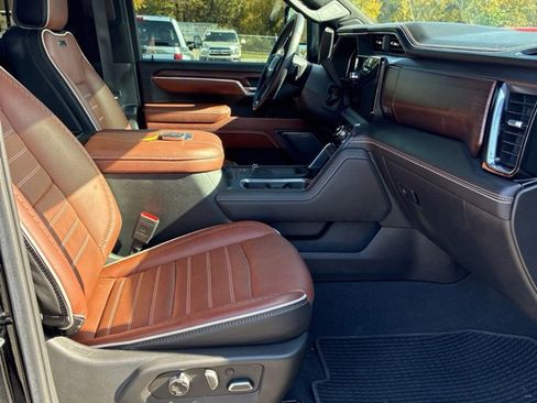 Used 2024 GMC Sierra 2500 Denali Ultimate image 16