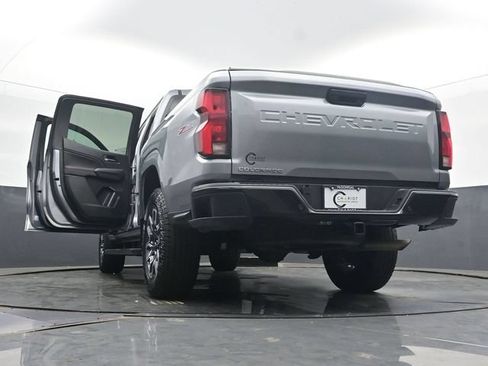 Used 2025 Chevrolet Colorado Z71 w/ Technology Package AWD/4WD image 58