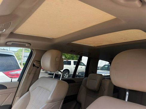 Used 2015 Mercedes-Benz GL 450 4MATIC image 12