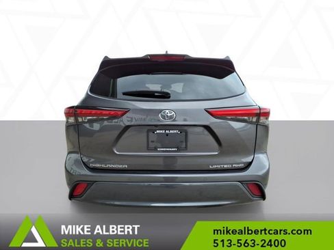 Used 2022 Toyota Highlander Limited image 6