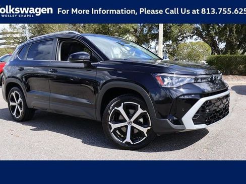 Certified 2025 Volkswagen Taos SEL image 1