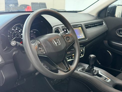 Used 2017 Honda HR-V EX image 17