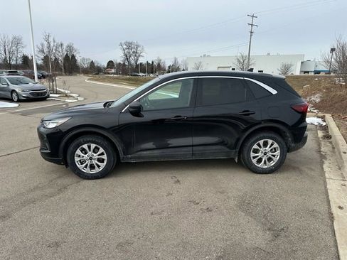 Used 2023 Ford Escape Active image 3