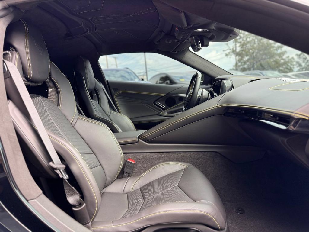 Used 2025 Chevrolet Corvette Z06 w/ Stealth Interior Trim Package RWD image 28