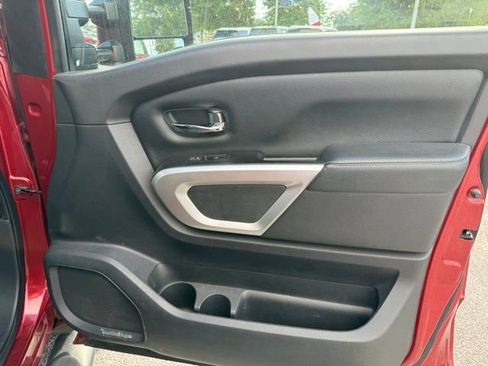 Used 2018 Nissan Titan PRO-4X w/ Pro-4x Convenience Package image 14