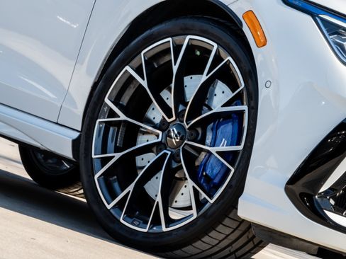 Used 2025 Volkswagen Golf w/ Euro Style Package image 8