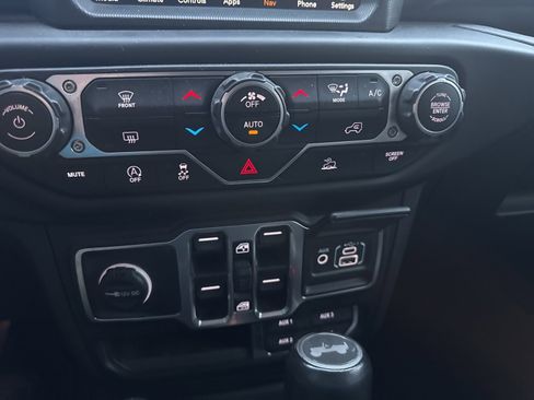 Used 2023 Jeep Wrangler Unlimited Sahara image 16