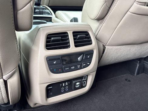 Used 2021 Honda Pilot Touring image 27