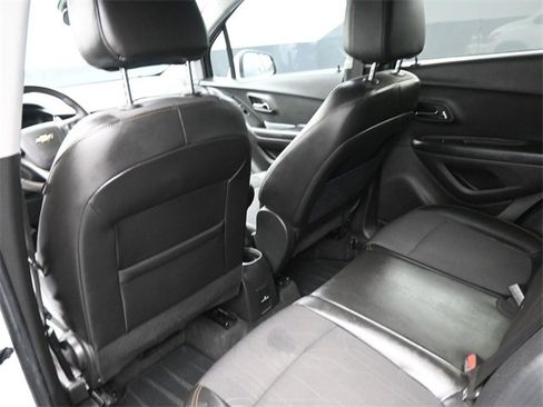 Used 2021 Chevrolet Trax LT w/ Sport Edition image 25