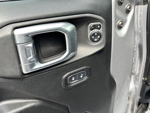 Used 2021 Jeep Wrangler Unlimited Rubicon w/ LED Lighting Group image 17