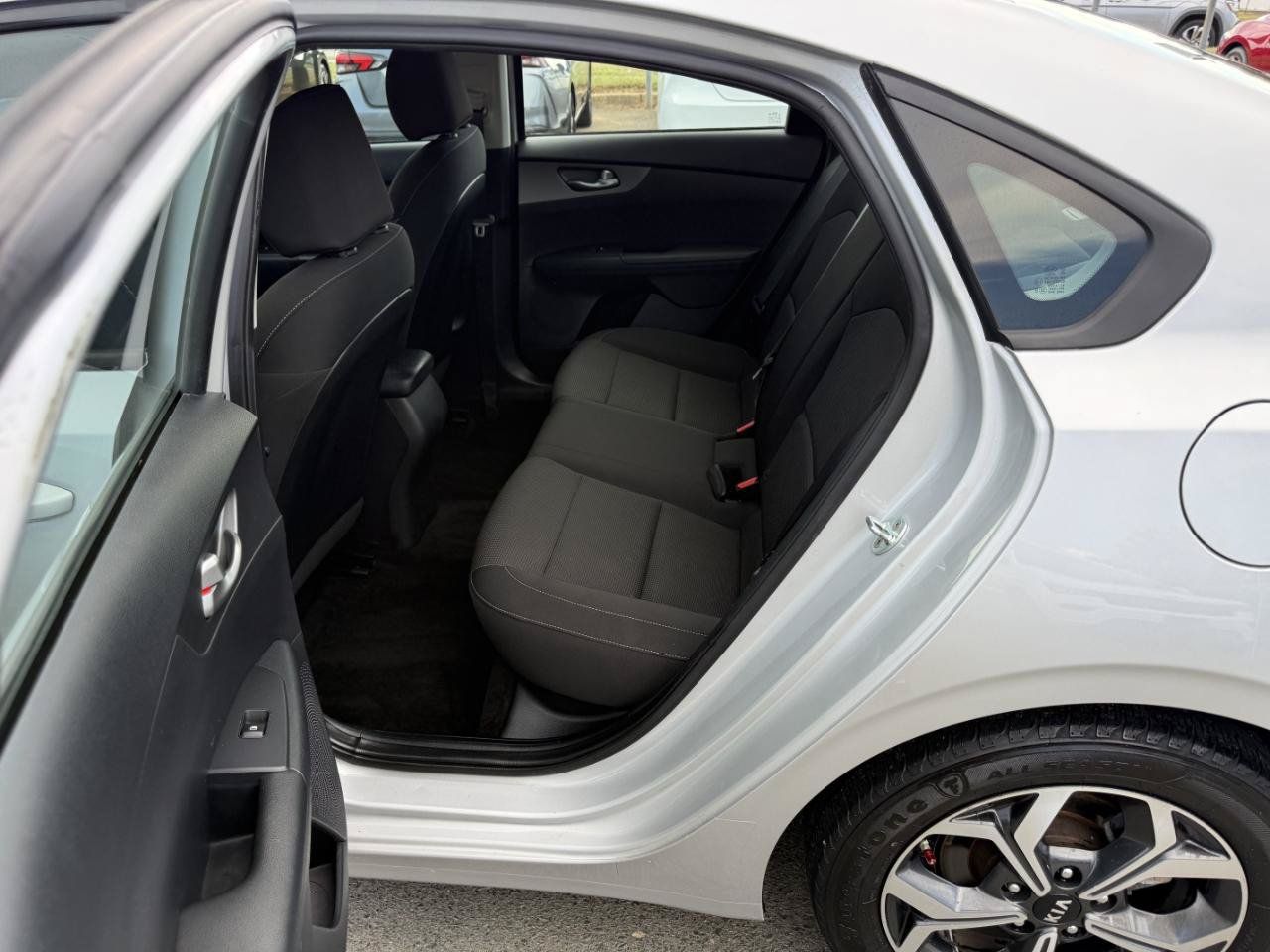 Used 2021 Kia Forte LXS FWD image 10