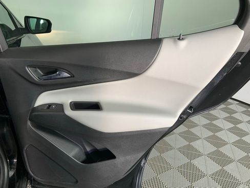 Used 2020 Chevrolet Equinox LS w/ LS Convenience Package image 23