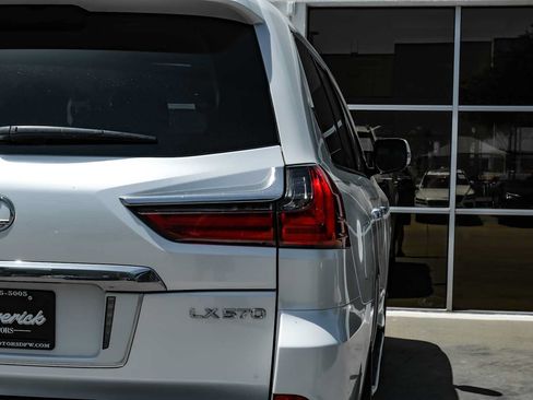 Used 2021 Lexus LX 570 4WD w/ Luxury Package image 48
