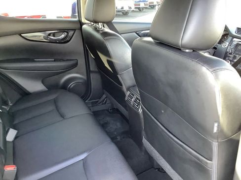 Used 2022 Nissan Rogue Sport SL w/ Premium Package image 17