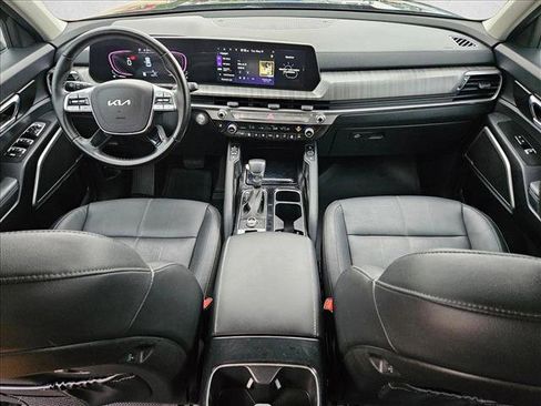 Used 2023 Kia Telluride EX w/ EX Captain's Chair Package AWD/4WD image 19
