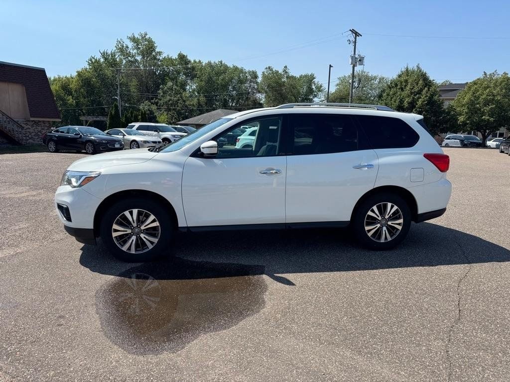 Used 2017 Nissan Pathfinder SV AWD/4WD image 9
