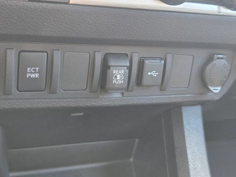Certified 2023 Toyota Tacoma SR5 AWD/4WD image 28