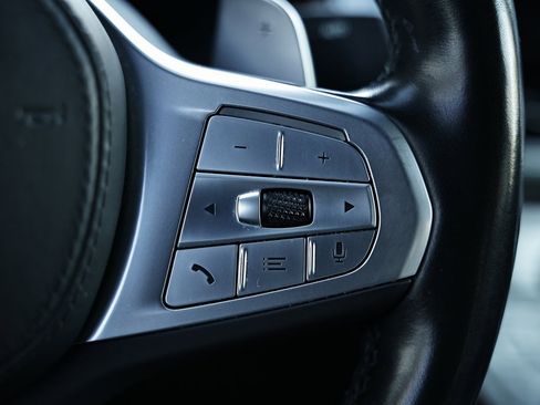 Used 2022 BMW 750i xDrive w/ Luxury Rear Seating Package image 38