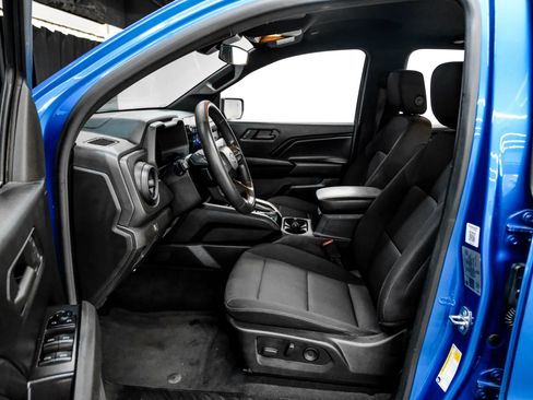 Used 2023 Chevrolet Colorado Trail Boss w/ Advanced Trailering Package AWD/4WD image 4