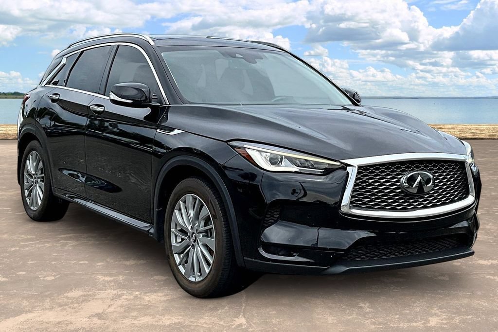 Used 2023 INFINITI QX50 Luxe FWD image 3