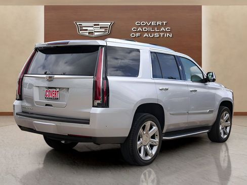 Used 2020 Cadillac Escalade Luxury image 4