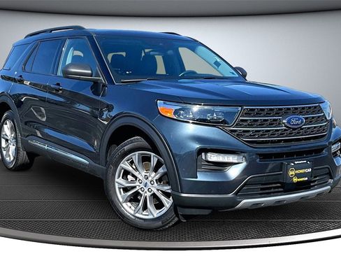 Used 2022 Ford Explorer XLT w/ Equipment Group 202A image 1