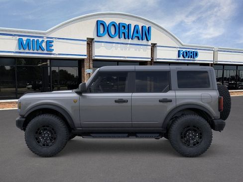 New 2026 Ford Bronco Badlands image 3