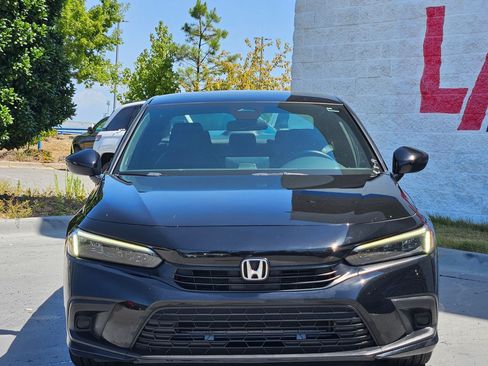 Used 2023 Honda Civic Sport image 2