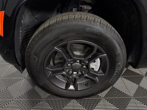 Used 2025 Jeep Grand Cherokee Limited 4xe image 11