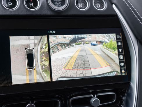 Used 2021 Aston Martin DBX image 19