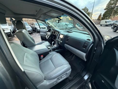 Used 2017 Toyota Sequoia Limited image 33