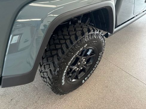 New 2026 Jeep Gladiator Sport AWD/4WD image 26