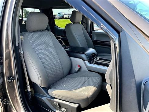 Used 2017 Ford F150 XLT w/ Equipment Group 302A Luxury AWD/4WD image 11