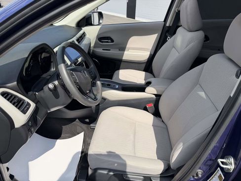 Used 2017 Honda HR-V EX image 10