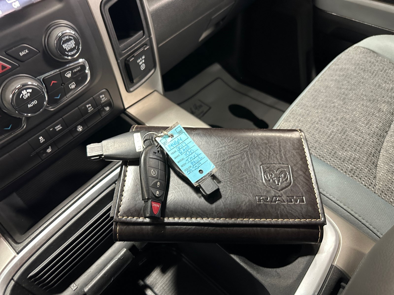 Used 2017 RAM 1500 Big Horn AWD/4WD image 32