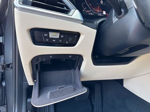 Used 2019 BMW 330i xDrive Sedan w/ Premium Package AWD/4WD image 28