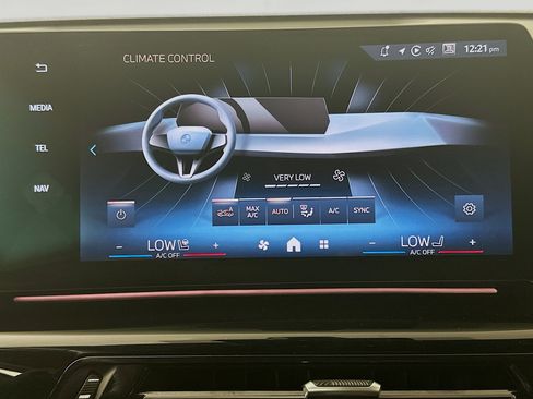 Used 2025 BMW X2 xDrive28i w/ Convenience Package AWD/4WD image 23