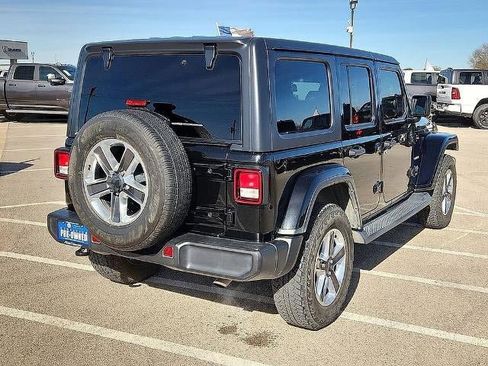 Used 2021 Jeep Wrangler Unlimited Sahara AWD/4WD image 4