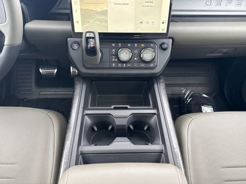 New 2026 Land Rover Defender 110 OCTA image 23