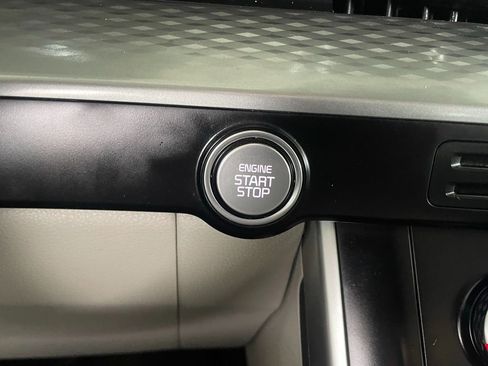 Used 2024 Kia Carnival LX image 43