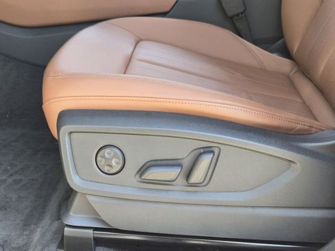 Certified 2025 Audi Q5 2.0T Premium Plus image 32